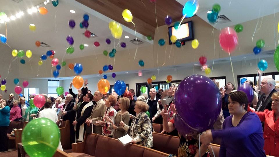 balloons congregation.jpg